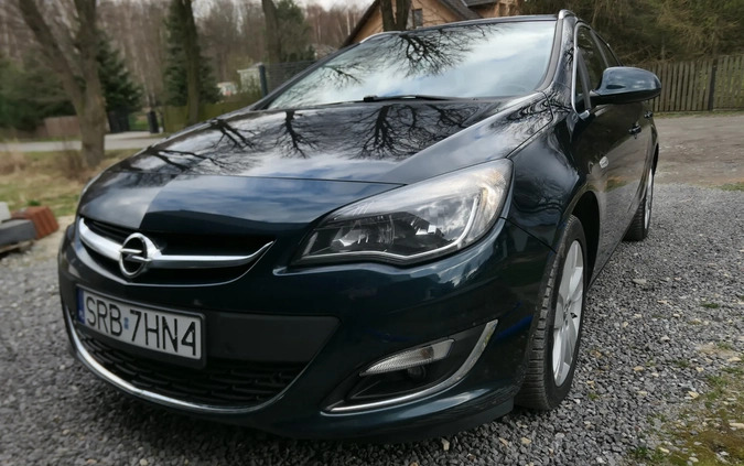 Opel Astra cena 26900 przebieg: 250000, rok produkcji 2014 z Nowe Miasto Lubawskie małe 254